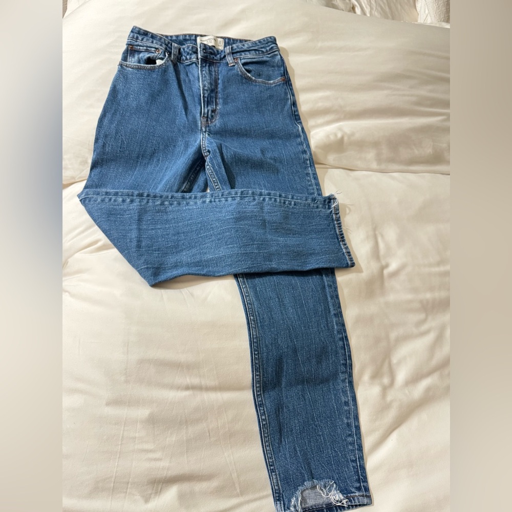 Abercrombie & Fitch High Rise Blue Jeans 
New condition